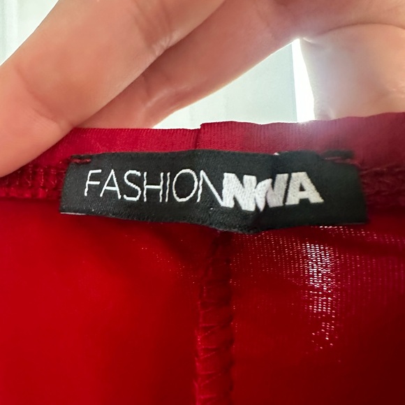 Red long sleeve jumpsuit - Picture 7 of 7